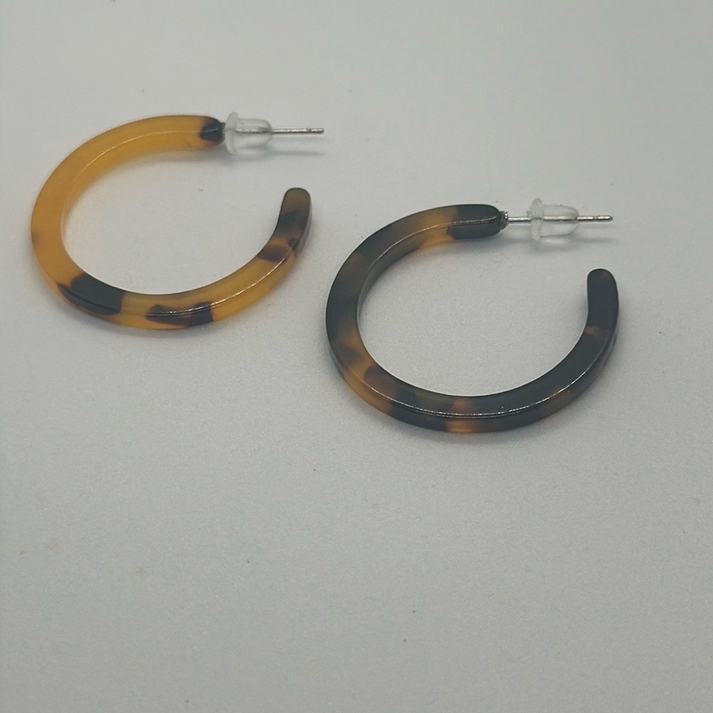 Chic Mismatch Tortoise Shell Hoop Earrings - 1.2" - Brand New - Unique Style - Picture 13 of 16